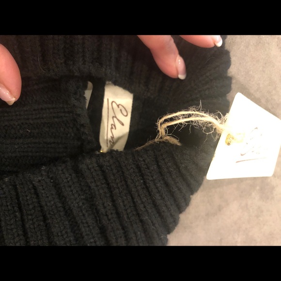 Elan cold shoulder cable knit sweater!! - Picture 3 of 3